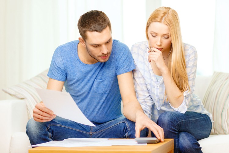 20/10/ Voici quelques conseils simples pour investir avec peu d’argent.Tout d’abord, vous devez investir en vous-même.Essayez de développer vos connaissances sur le marché.Faites des études approfondies sur la nature du marché et analysez les données disponibles sur le marché pour trouver la bonne façon d’investir. 18/09/ C’est tout l’intérêt d’investir et de transformer ces € en , voir €! Investir sur le long terme signifie que vous faites travailler votre argent pour vous et non plus l’inverse.1.Exemple d’investissement avec 25 € initiaux puis 25 € par mois pendant 25 ans soit presque 13 € à la fin.2.Exemple d Estimated Reading Time: 7 mins.